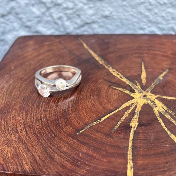 Vintage Cocktail Ring with Cubic Zirconia in Sterling Silver Size 7 Sparkly - Picture 4 of 10